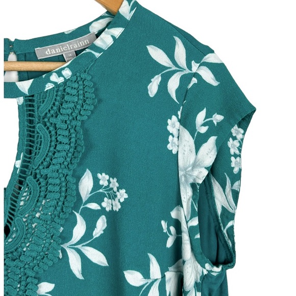 Daniel Rainn Tops Daniel Rainn Teal Cap Sleeve Mixed Material